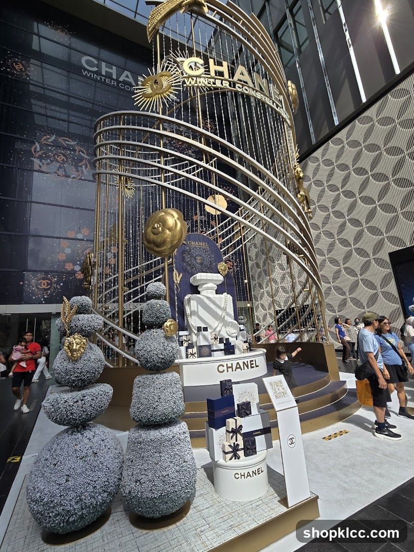 Chanel Winter Collection Display