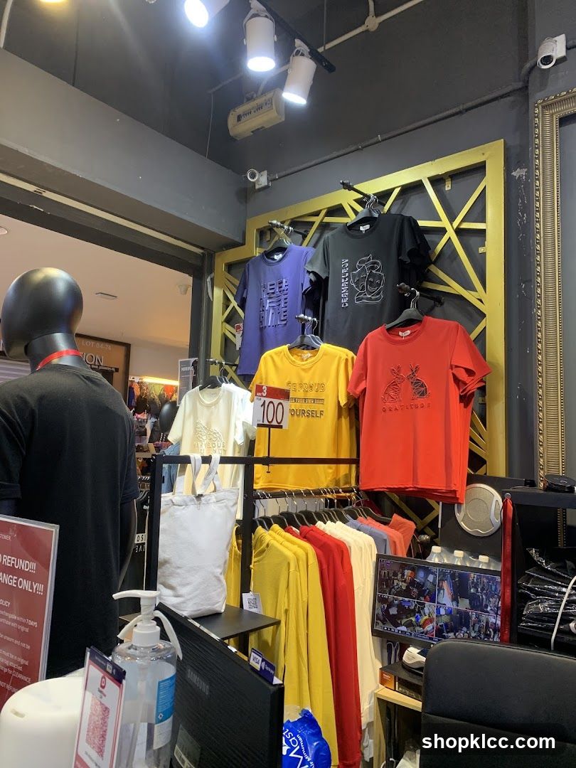 T-shirt display