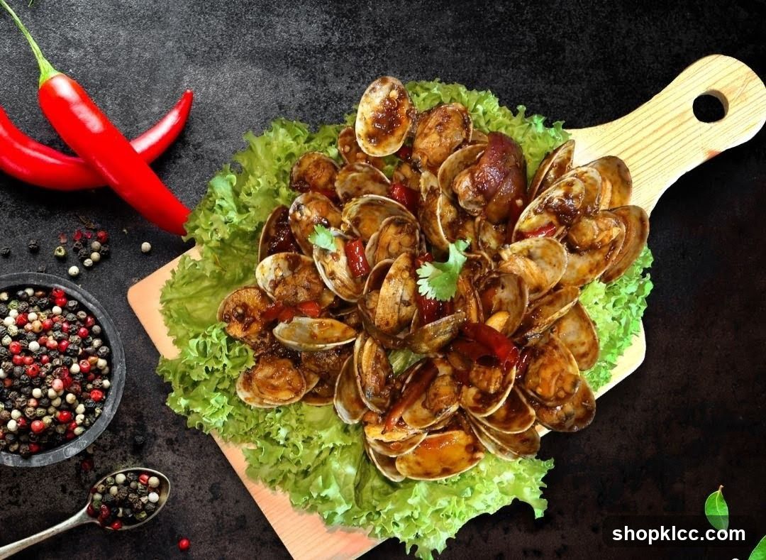 Spicy Clams with Peppercorns and Chili