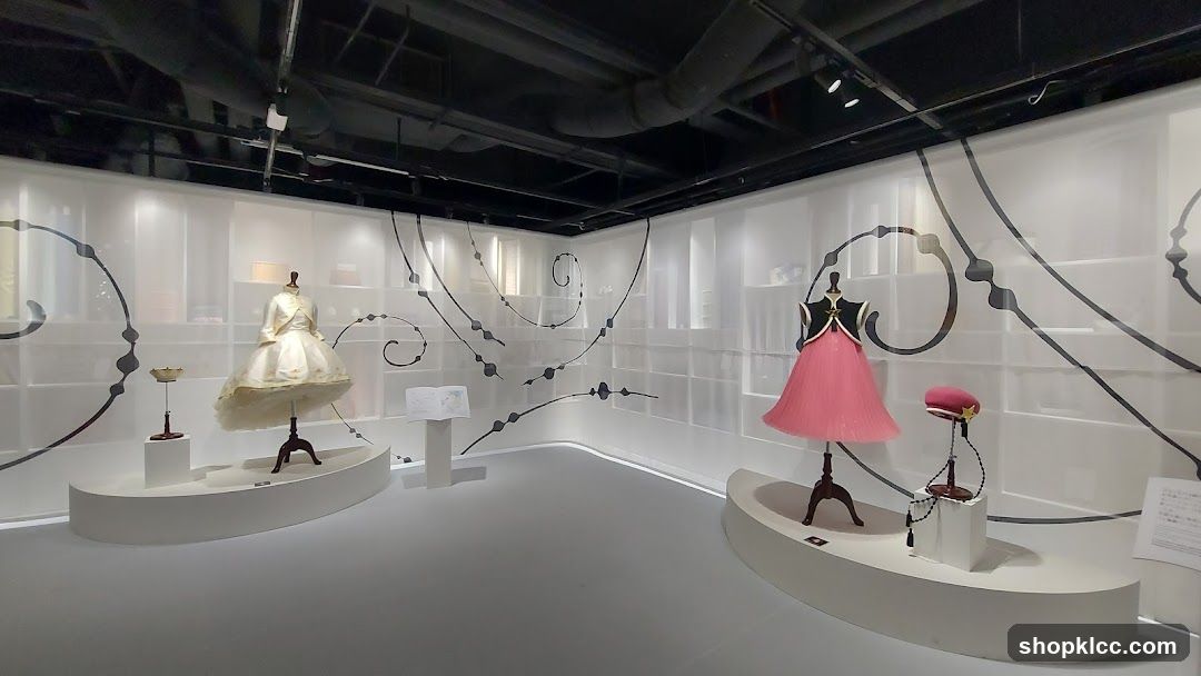 Fashion Exhibition Display