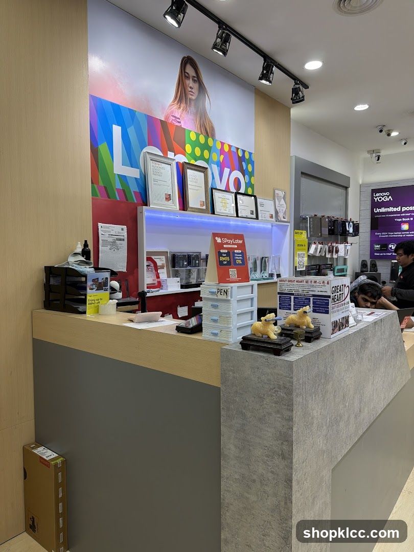 Lenovo Store Counter
