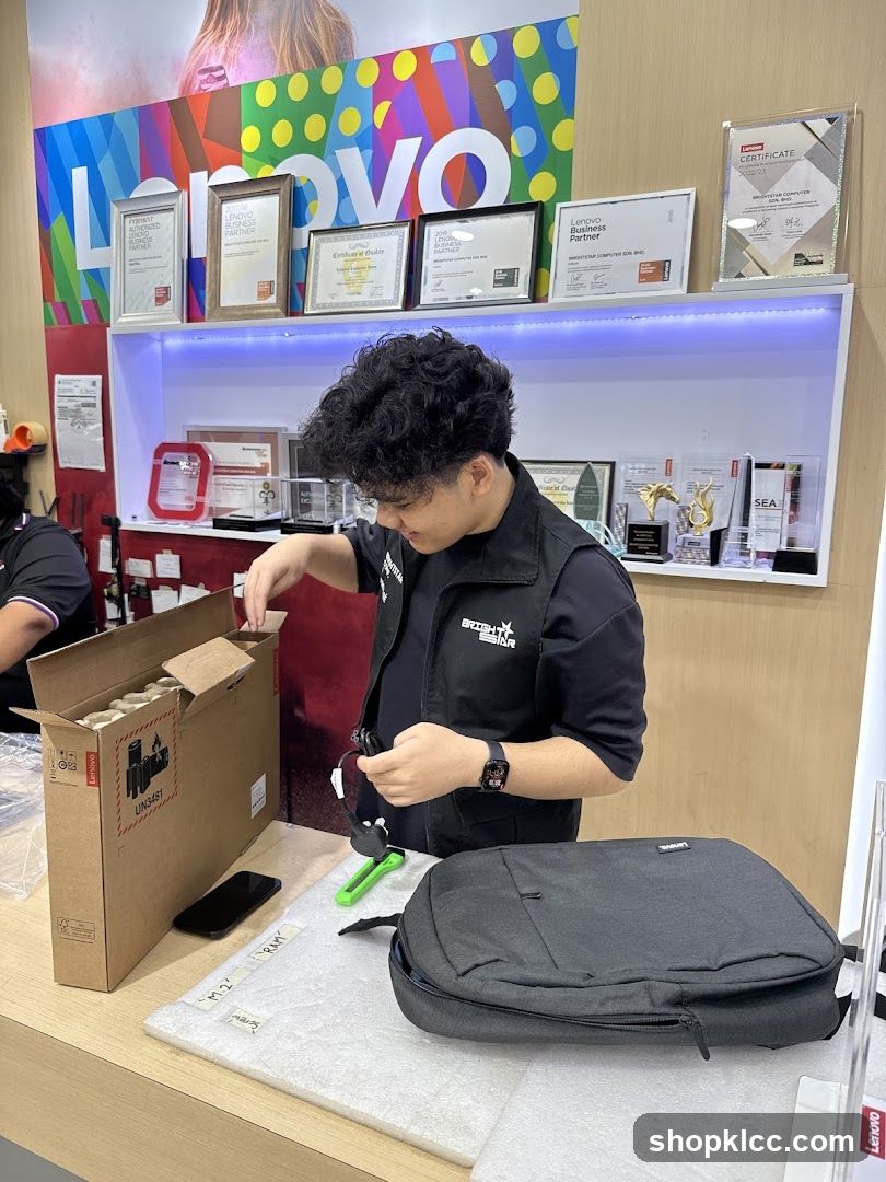 Lenovo Store Employee Unboxing Laptop