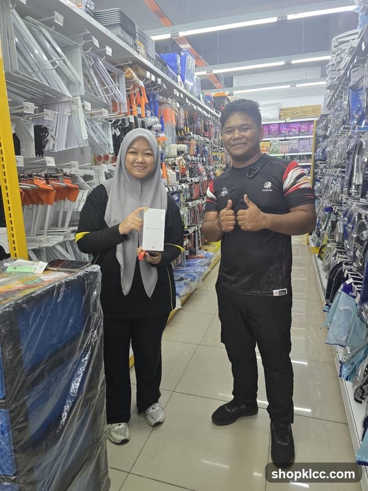 Store Employees with Product