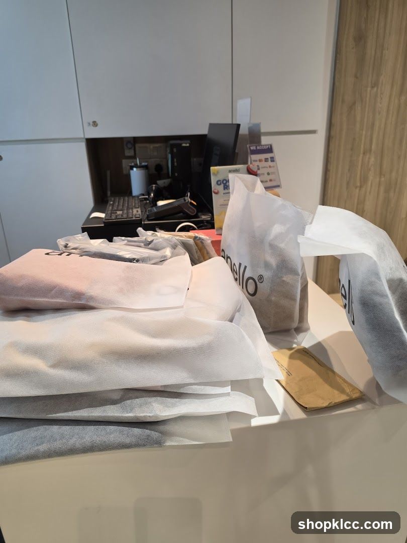 Counter with merchandise and payment terminal