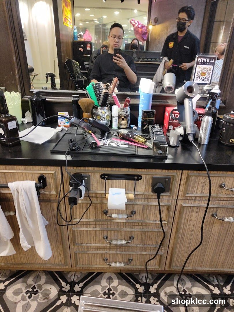 Barber Station