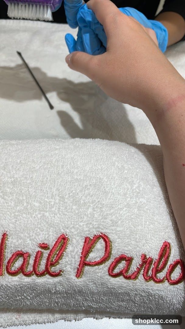 Nail Salon Service