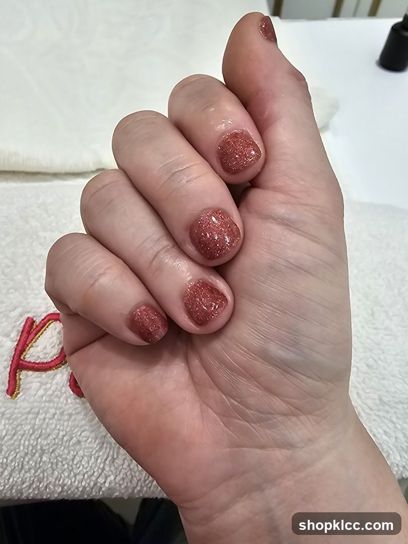 Sparkling Red Nails