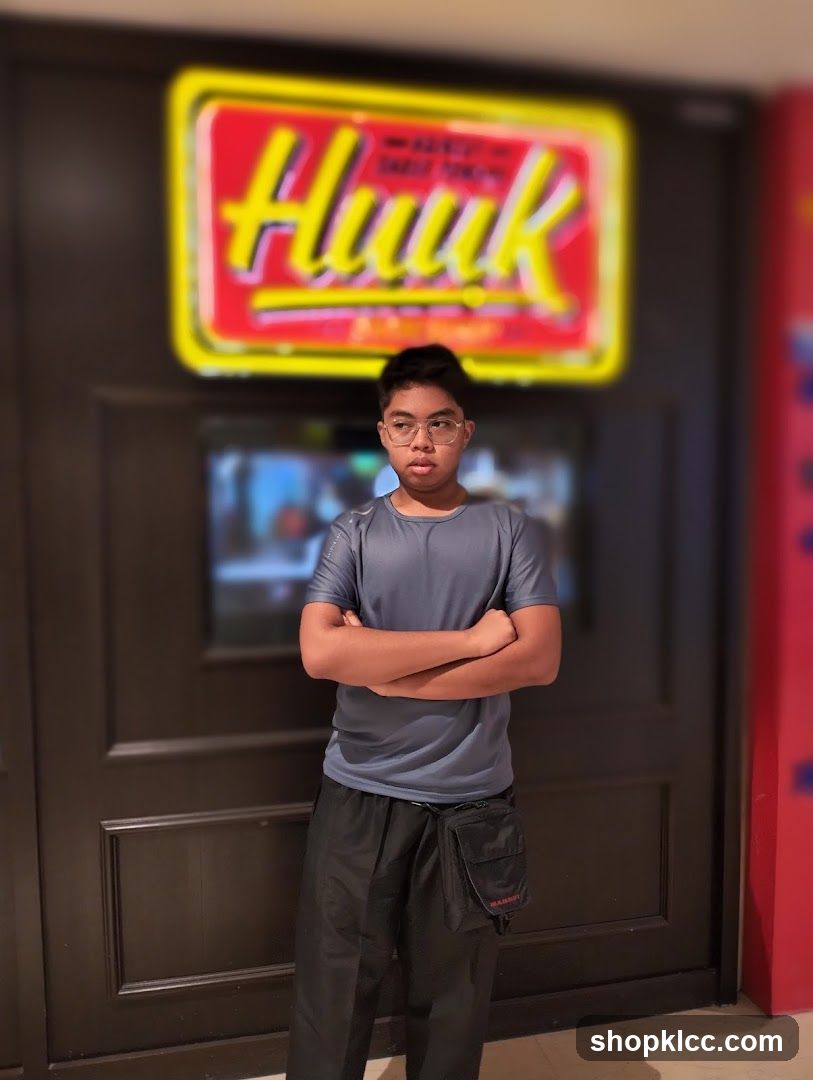 Hulk Restaurant Entrance