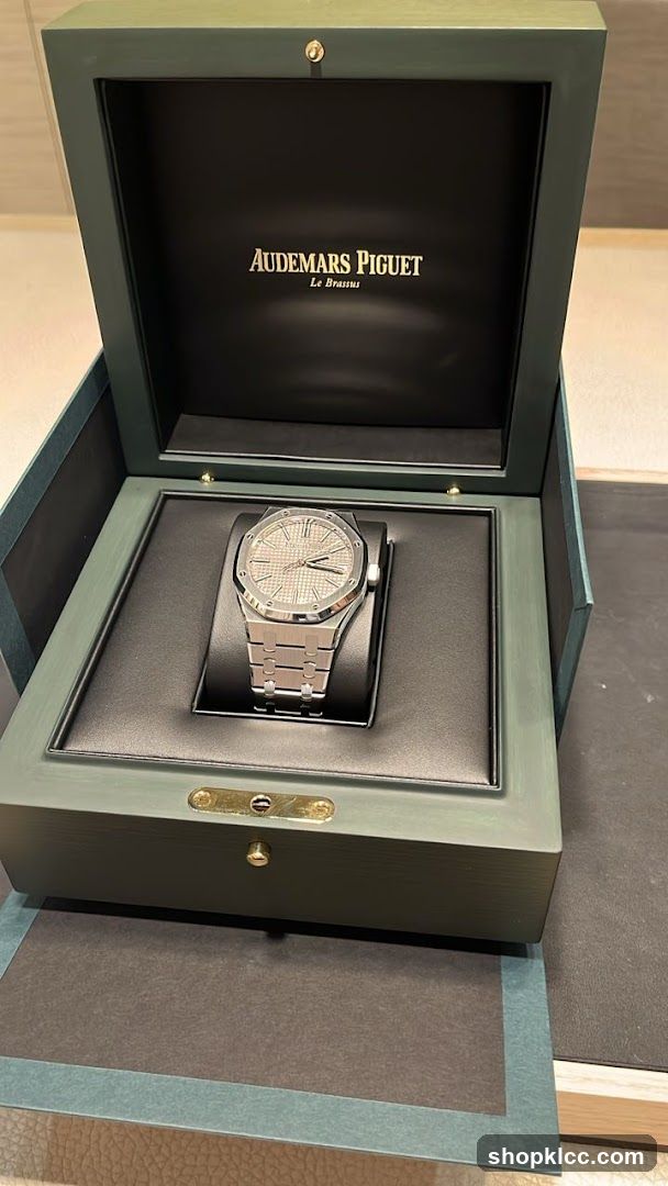 Audemars Piguet Watch in Box