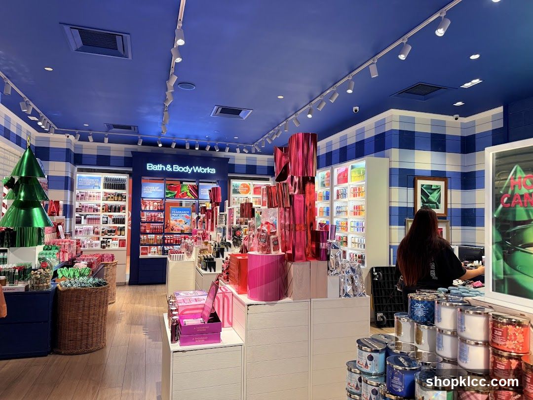 Bath & Body Works Interior