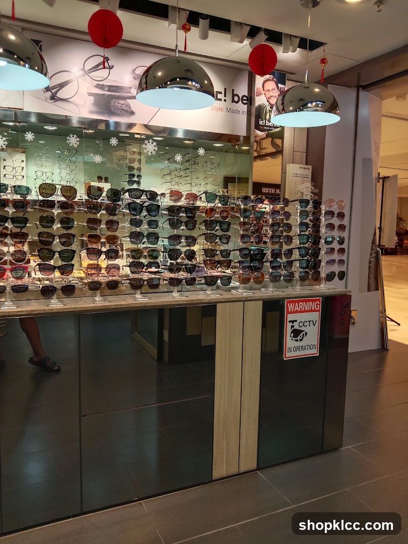 Eyewear Display