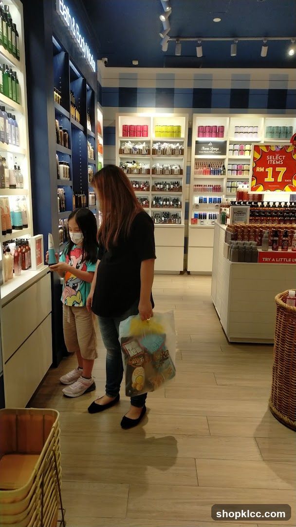 Bath & Body Works Store