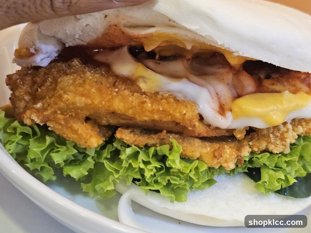 Crispy Chicken Bao