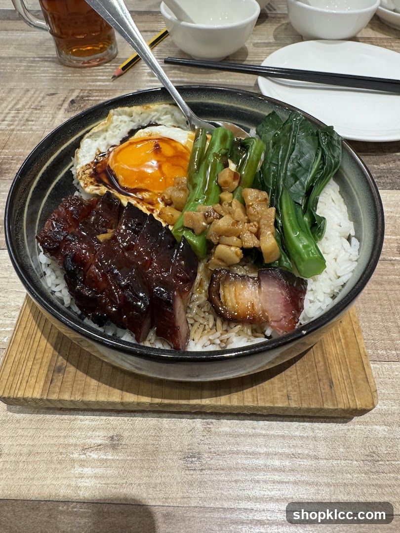 Roast Pork and Fried Egg Rice Bowl