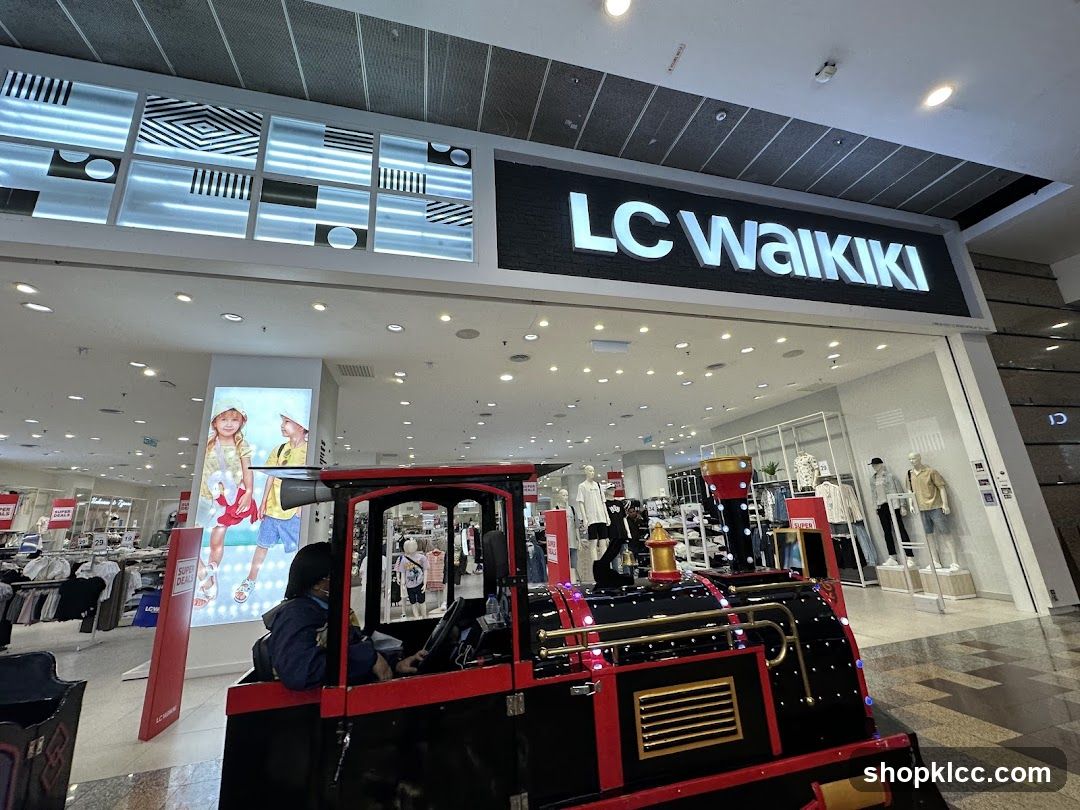 LC Waikiki Storefront