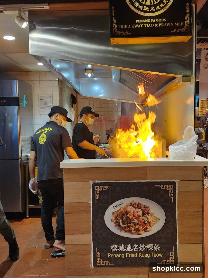 Penang Famous Fried Kway Teow & Prawn Mee Stall