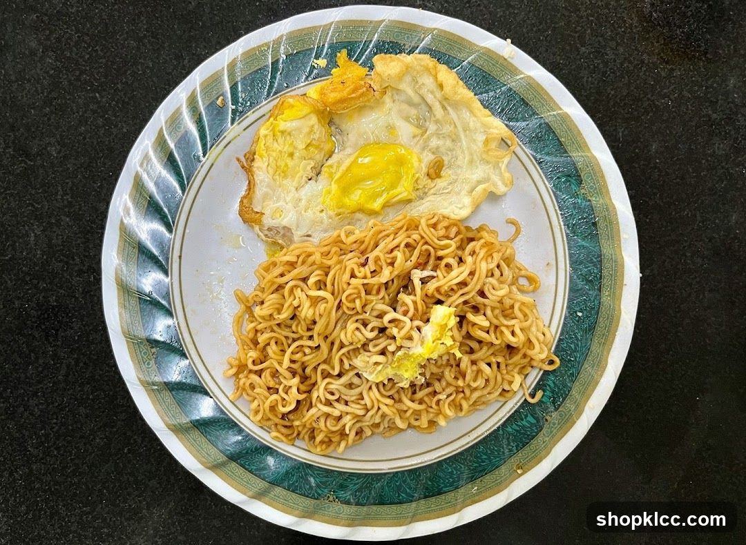 Fried Egg and Instant Noodles Meal