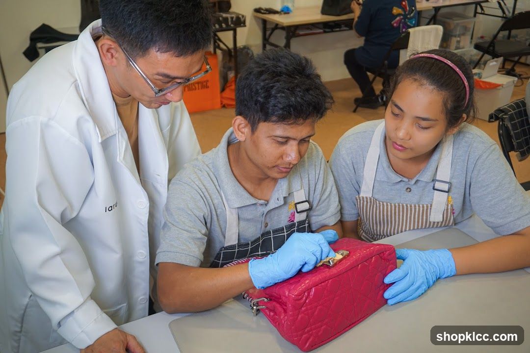 Forensic Examination of Handbag