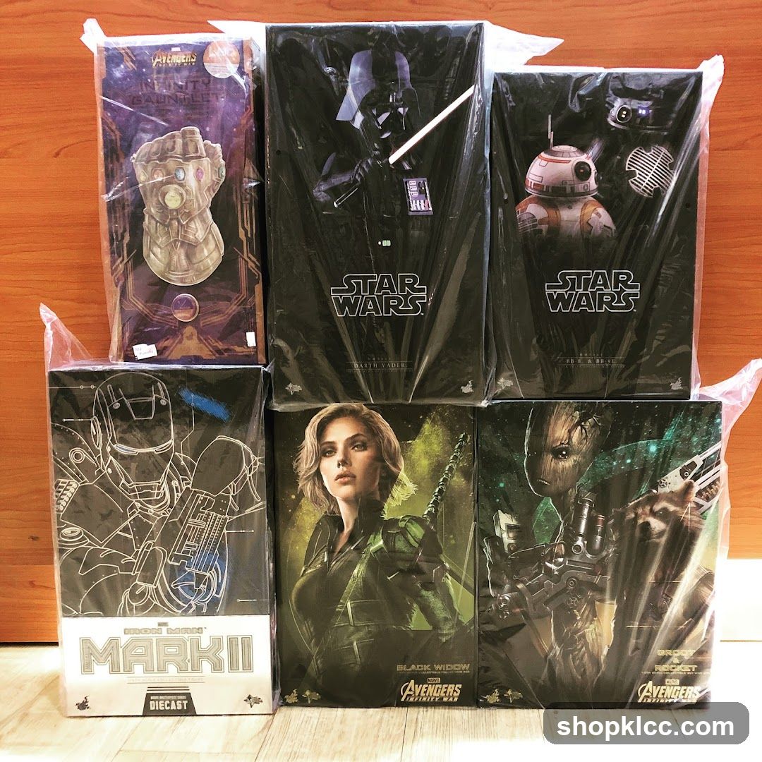 Hot Toys Collectible Figures Display