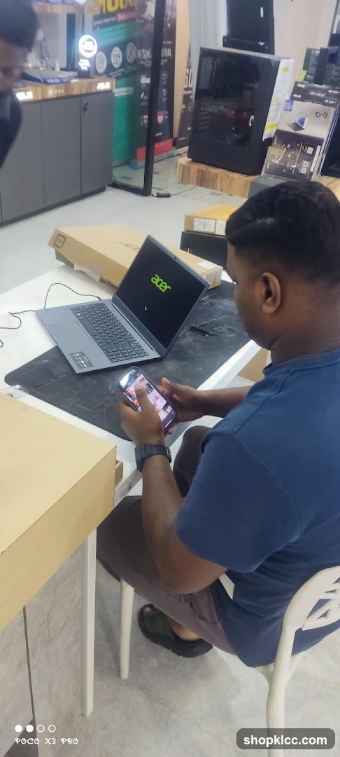 Acer Laptop Display in Store