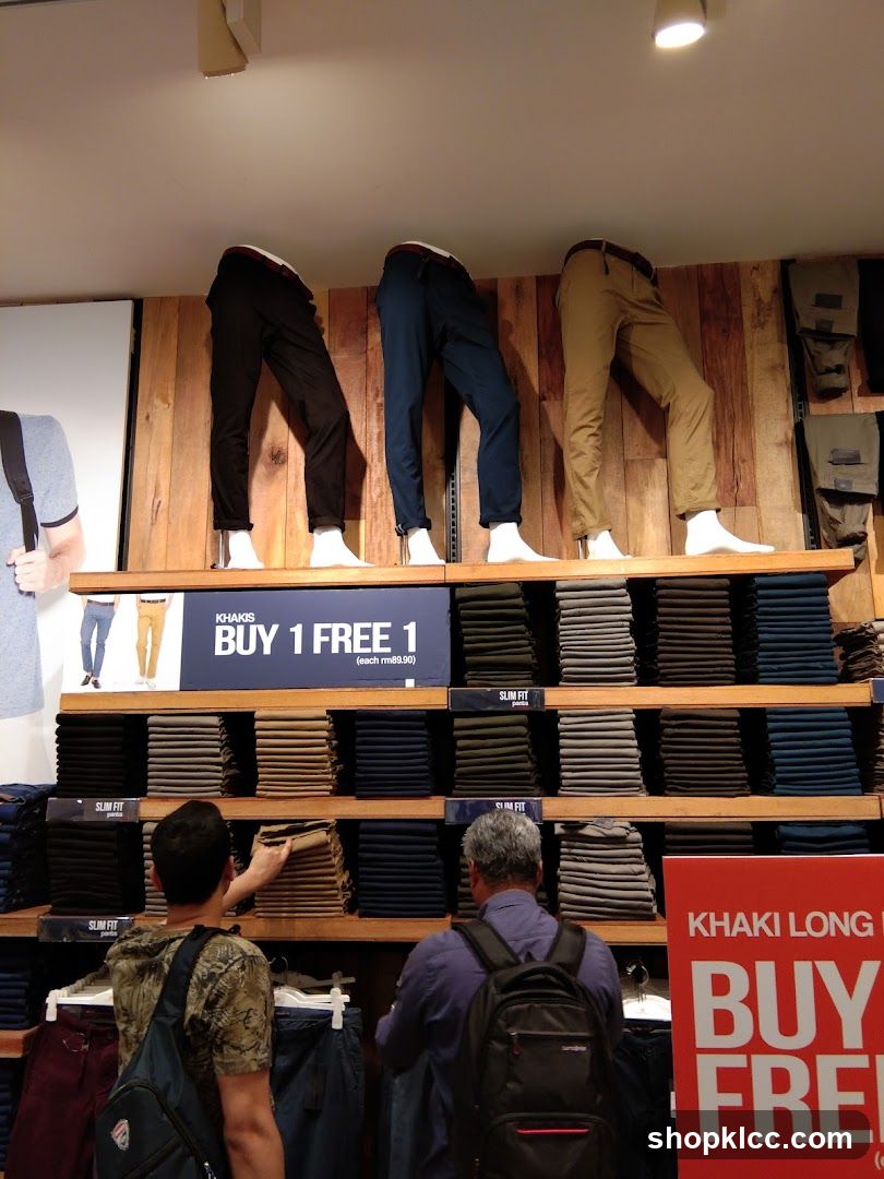 Pants Display with Sale Promotion