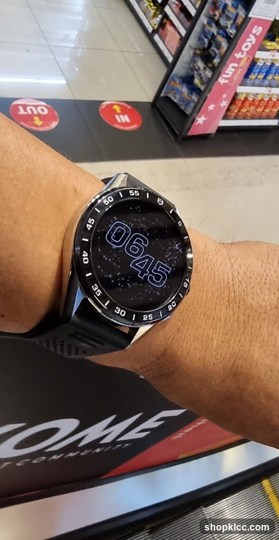 Smartwatch and Store Aisles