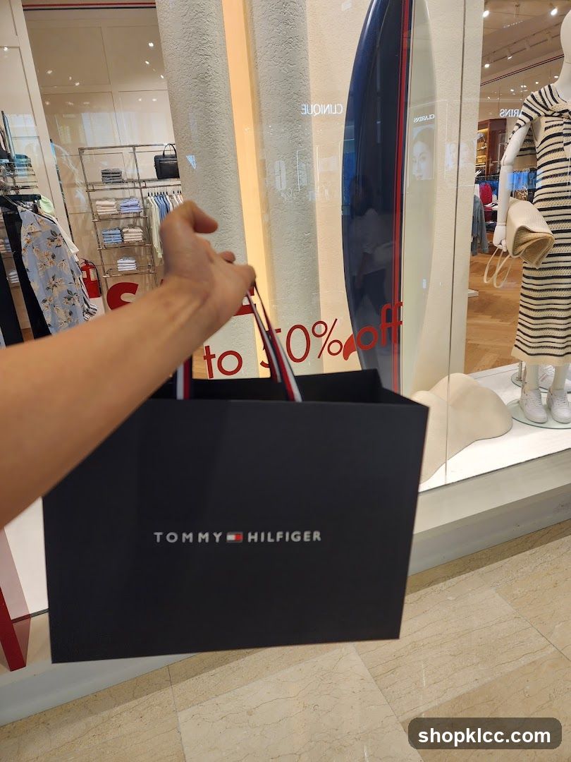 Tommy Hilfiger shopping bag