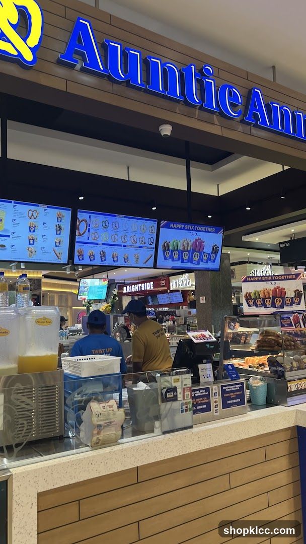 Auntie Anne's Counter