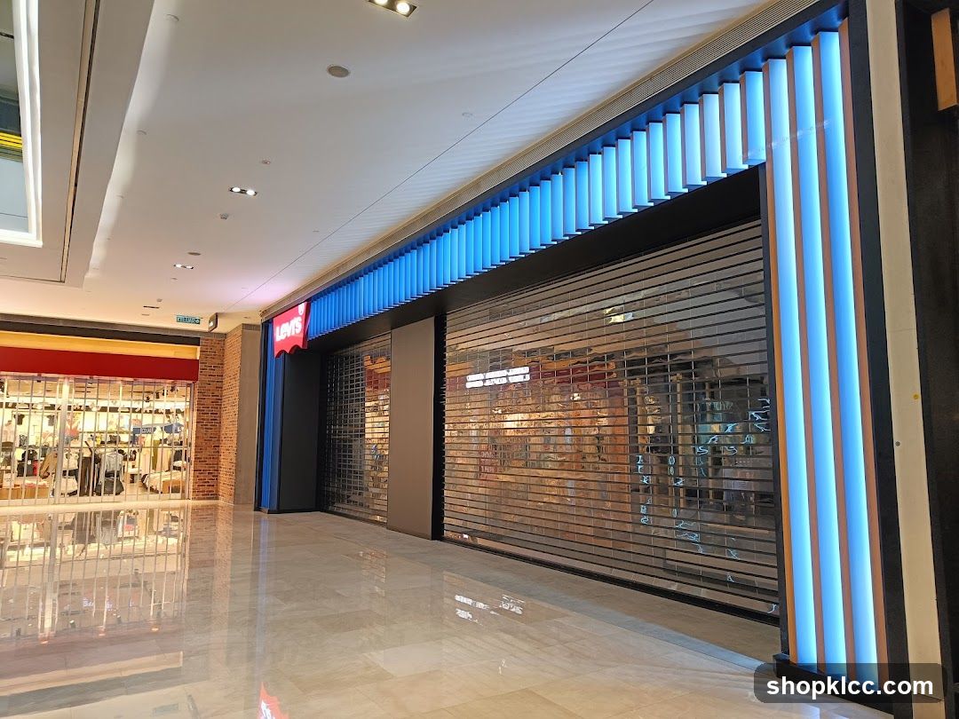 Levi's