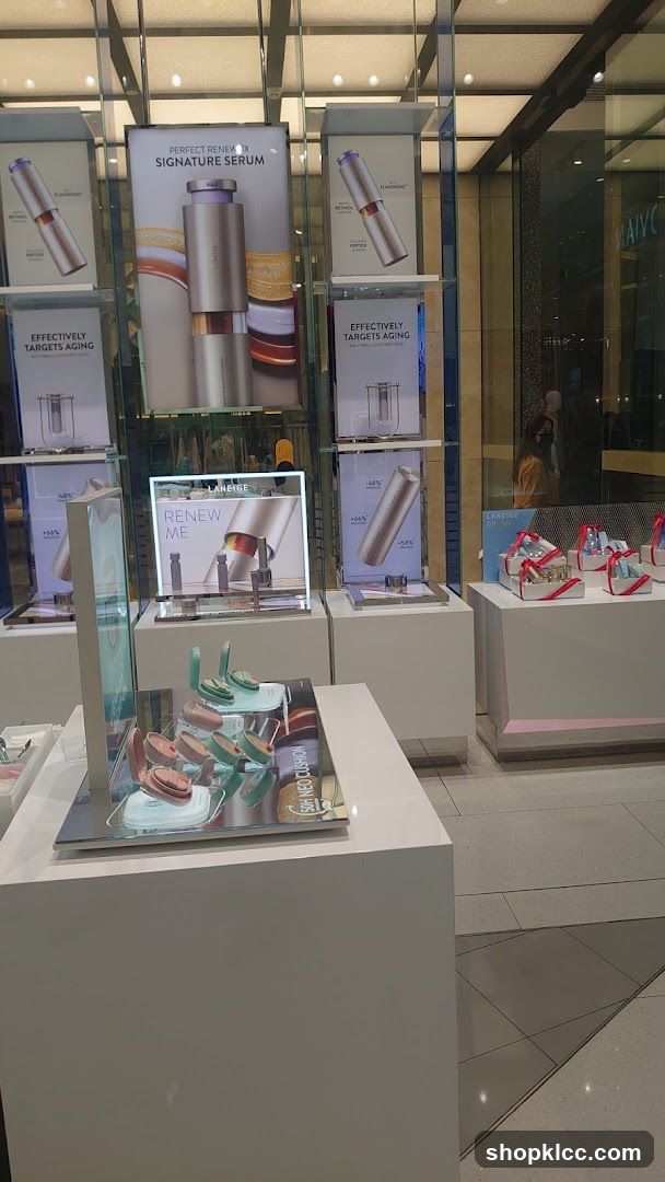 Cosmetics Display
