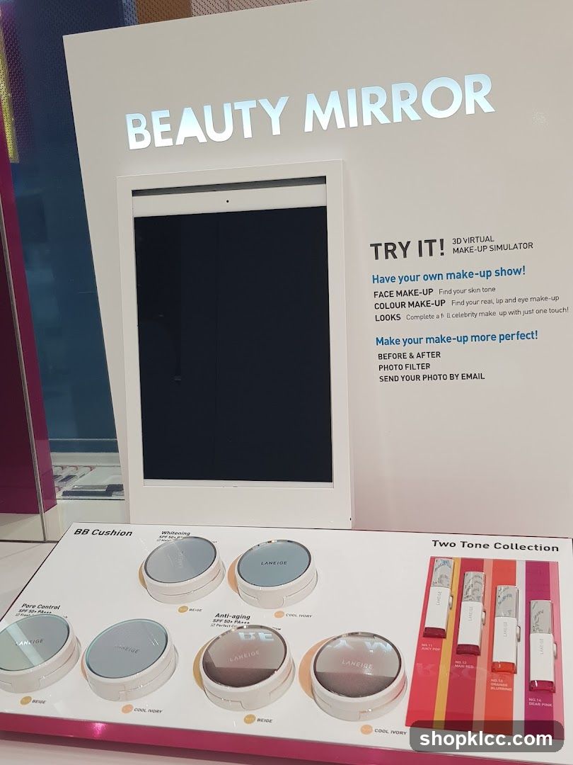 Beauty Mirror Display