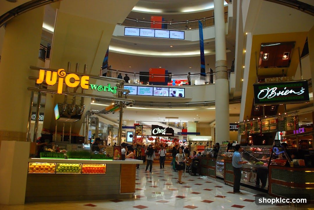 Juice Works and O'Brien's Cafe in a Mall