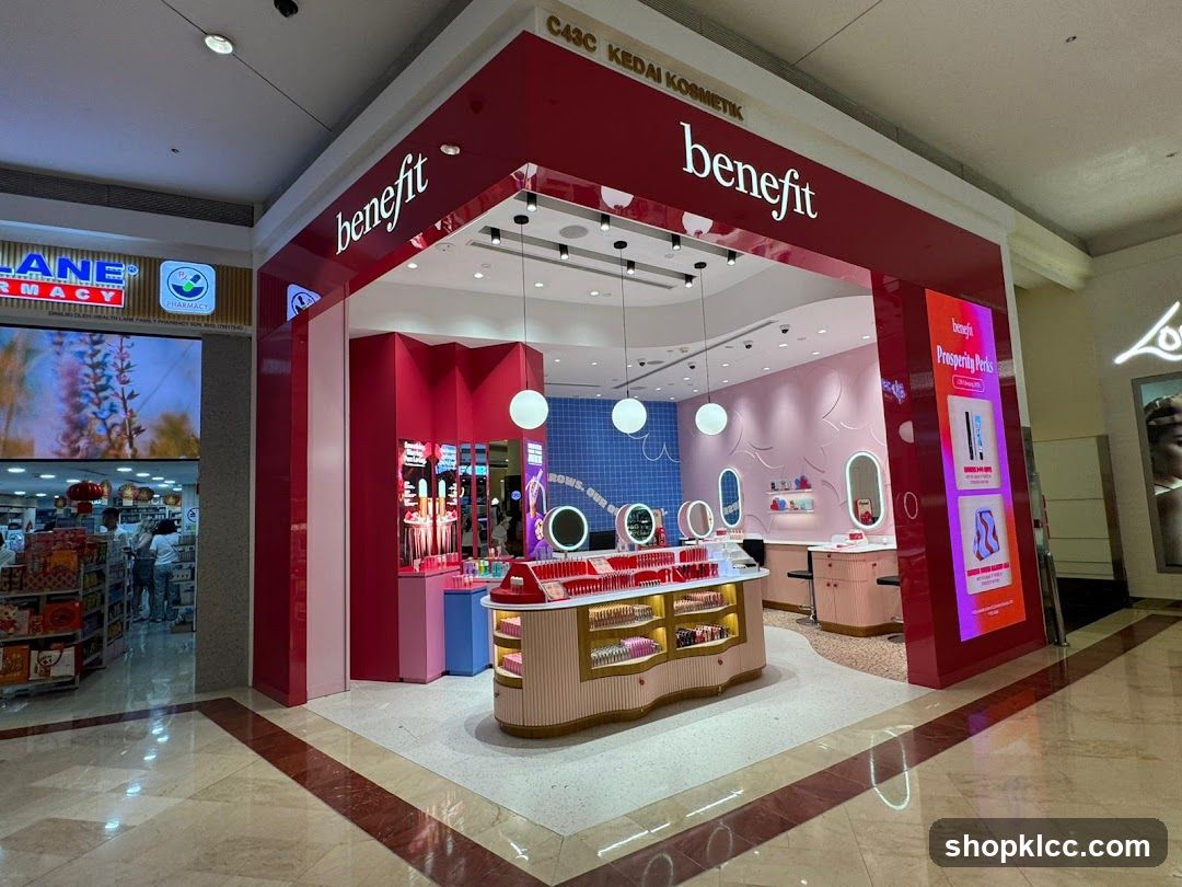 Benefit Cosmetics Boutique & BrowBar lounge