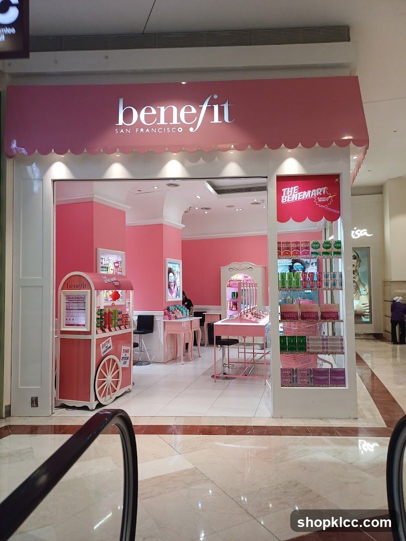 Benefit Cosmetics Boutique & BrowBar lounge
