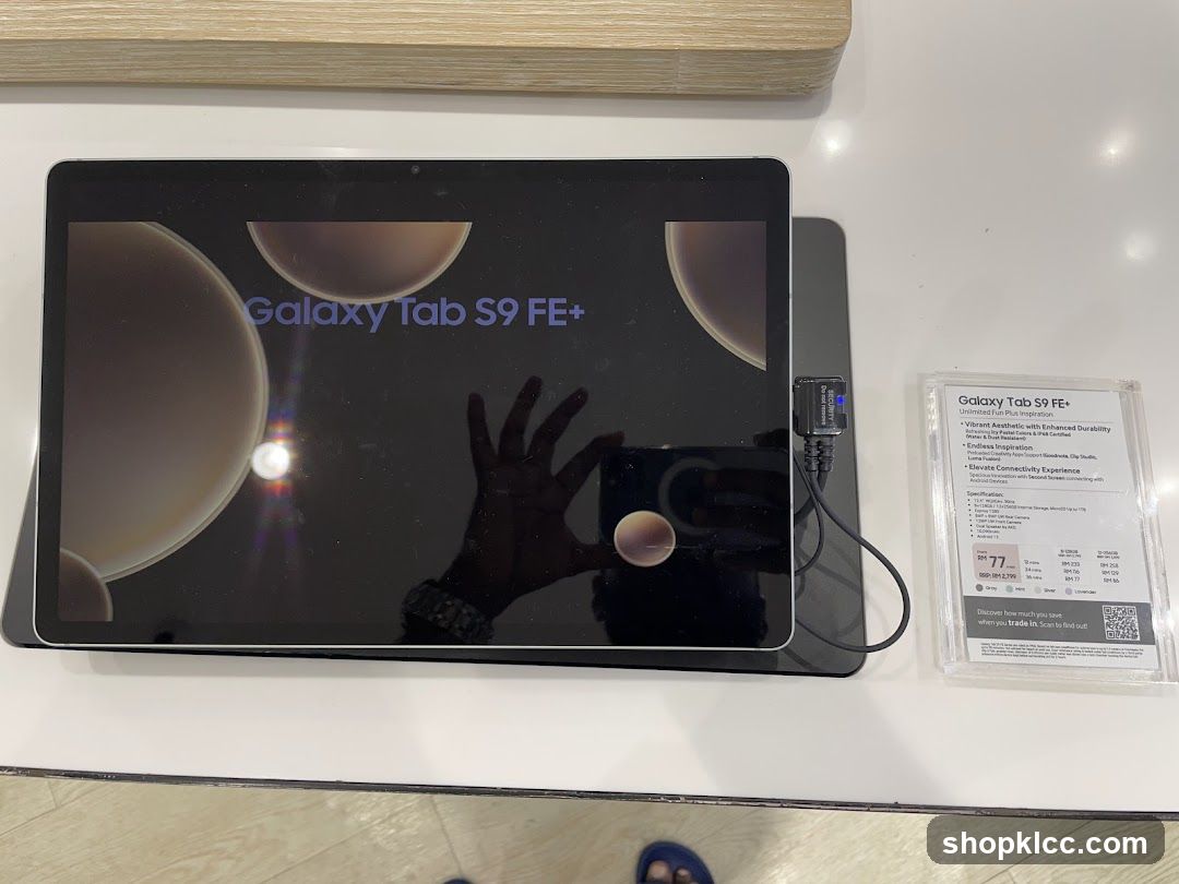 Samsung Galaxy Tab S9 FE+ Display