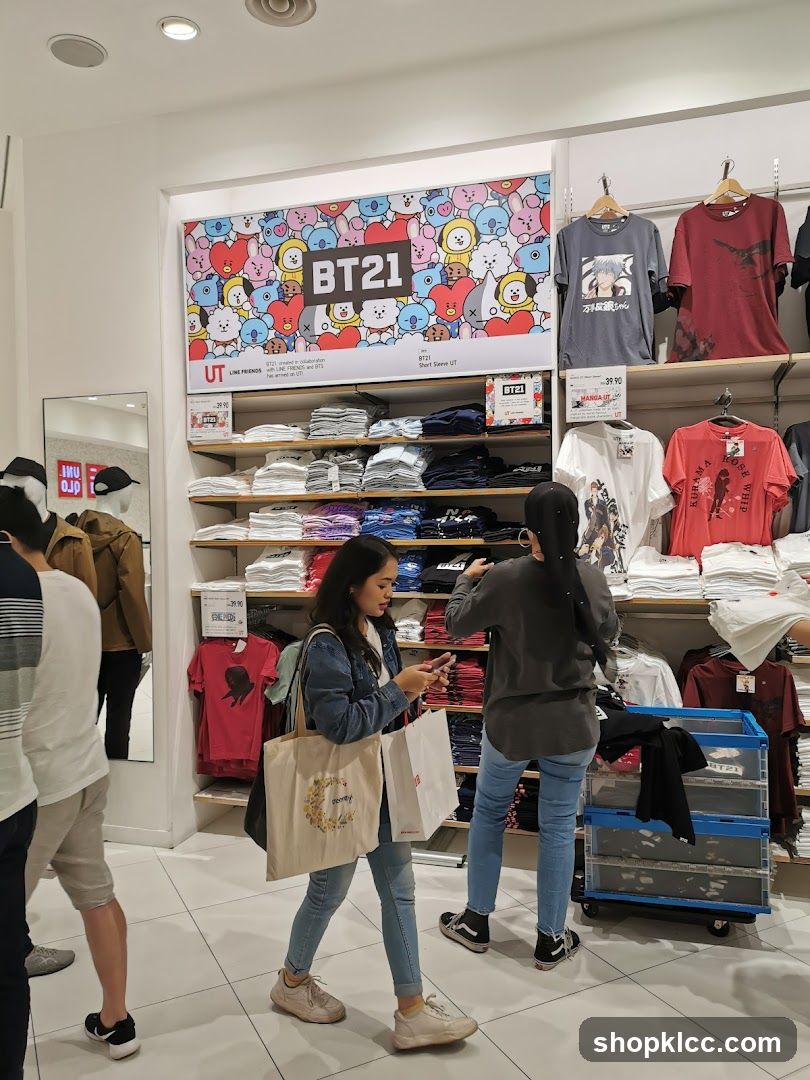 Uniqlo BT21 Merchandise Display