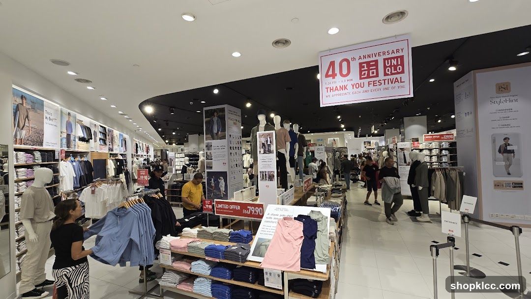 Uniqlo Store Interior
