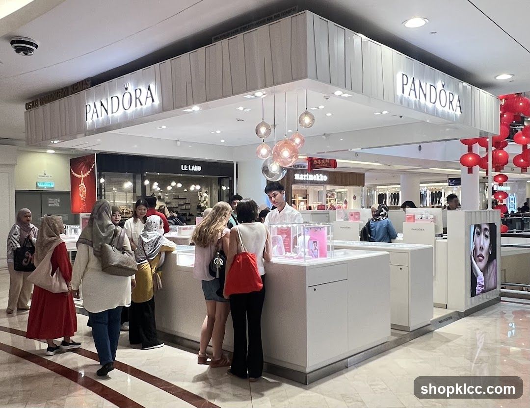 Pandora Store Display