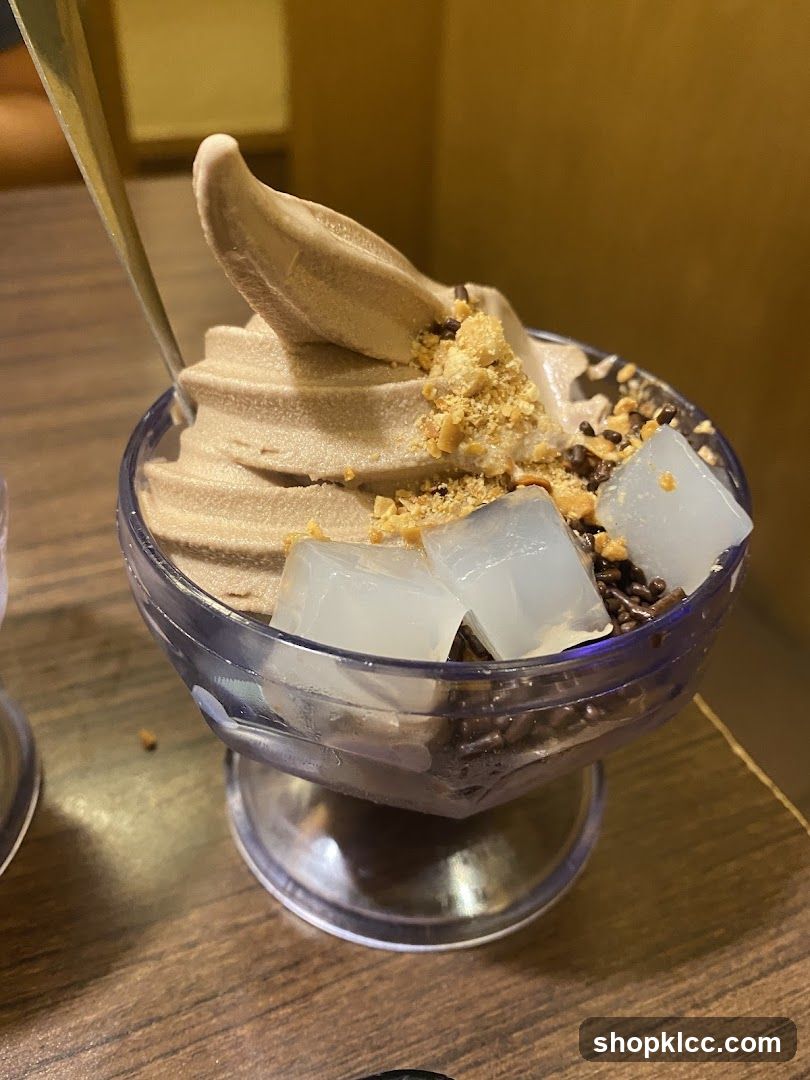 Soft-serve Dessert with Toppings