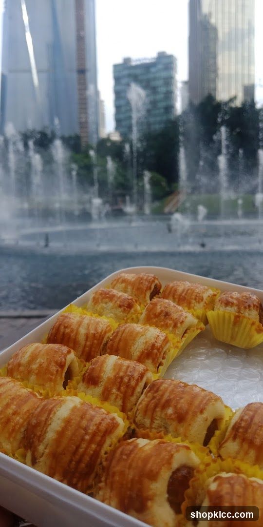 Pineapple Tarts with Fountain Background
