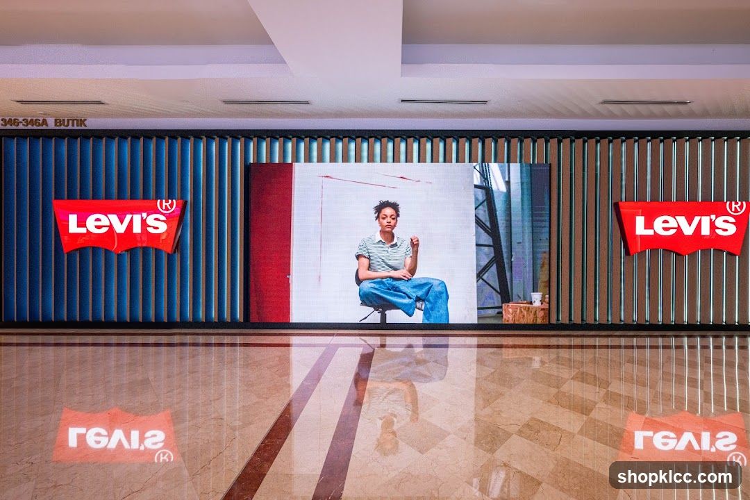 Levi's Store Display