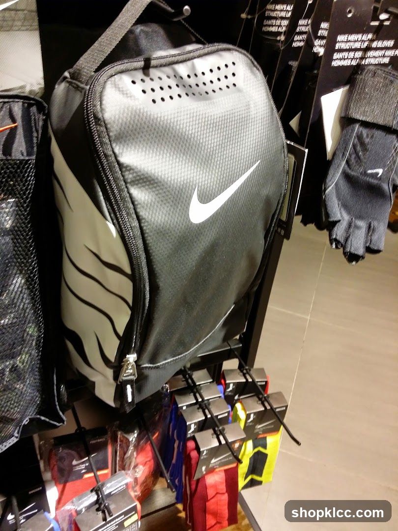 Nike Bags and Accessories