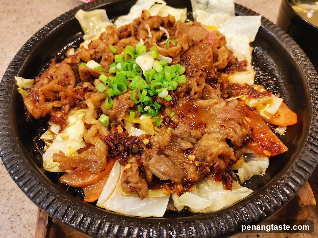 Spicy Beef and Cabbage Dish