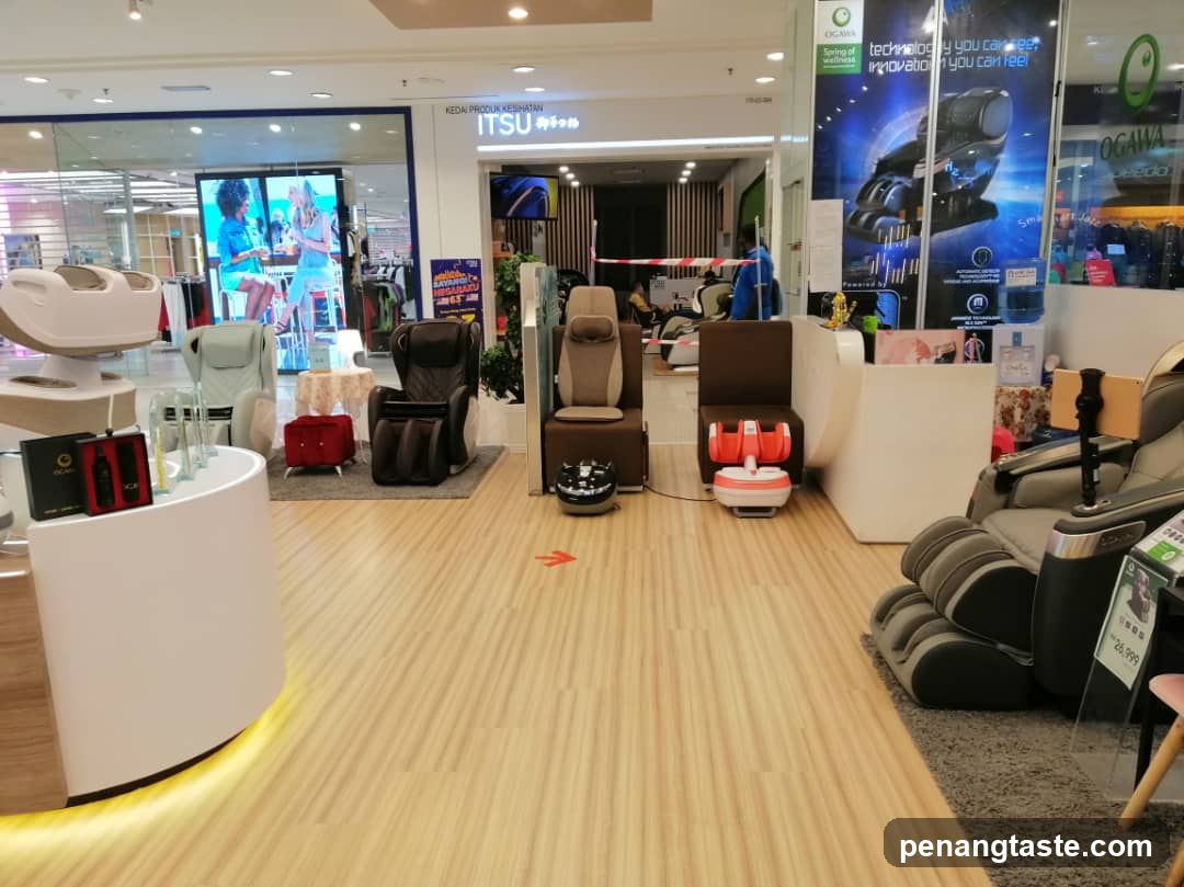 Massage Chairs and Foot Spa