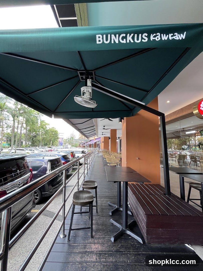 Bungkus Kawcaw Outdoor Seating Area