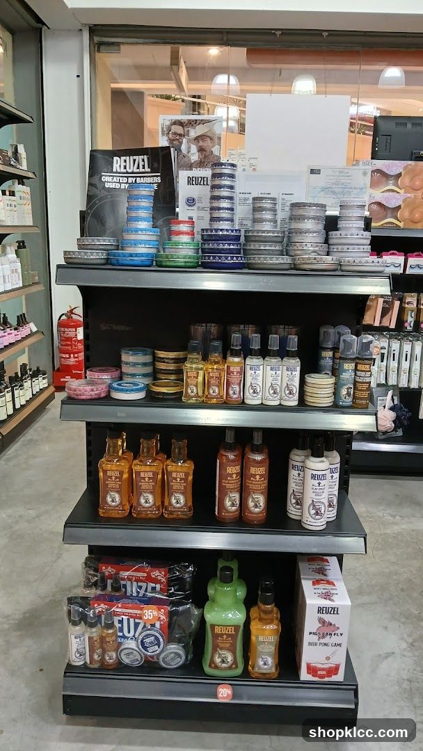 Reuzel Products Display