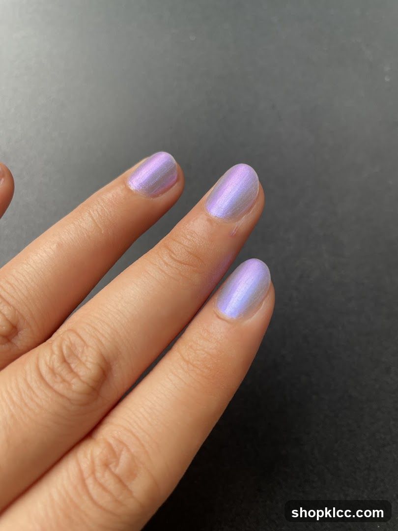 Nails with iridescent polish