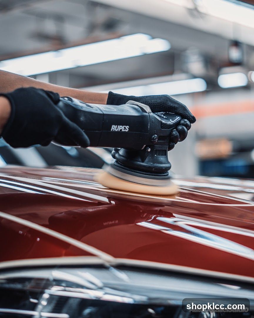 Car Polishing in Detail Studio
