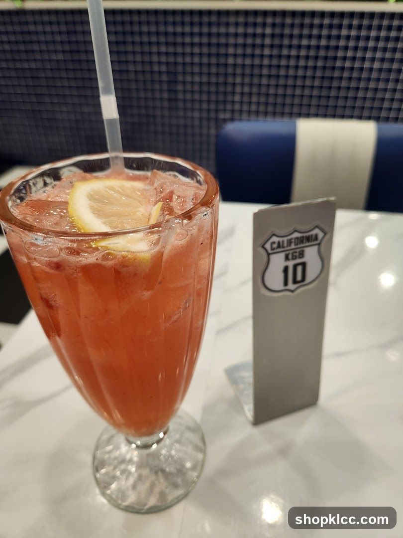 Strawberry Lemonade with Lemon Slice