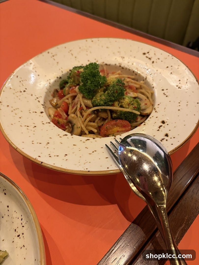 Spaghetti with Broccoli and Tomatoes